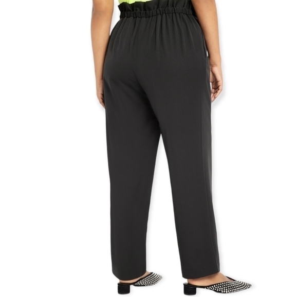 Eloquii Paperbag Cropped Drawstring Black Pants - Picture 3 of 10